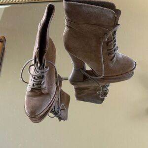 Kenneth Cole New York Taupe Suede Lace-Up Boots
